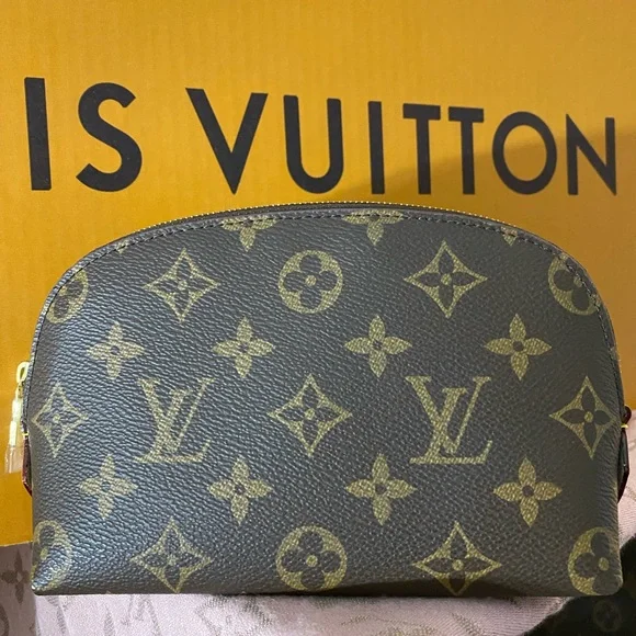 Monogram Cosmetic pouch PM sz - Picture 1 of 2